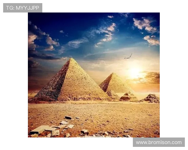 金字塔与霍尔比的较量：探讨两者在建筑与文化中的深远影响与意义